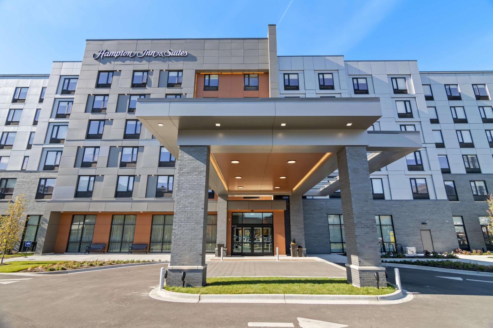 Hampton Inn & Suites Chicago Medical District Uic Екстериор снимка