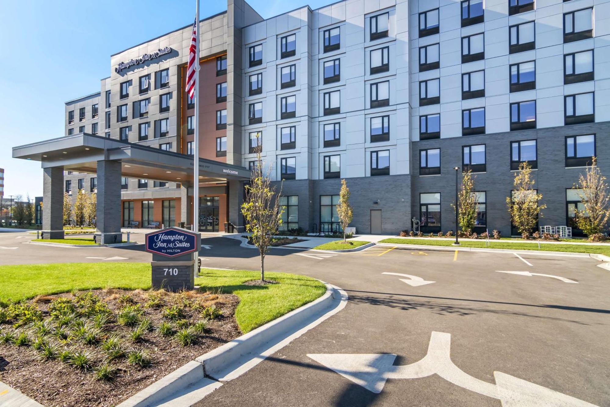 Hampton Inn & Suites Chicago Medical District Uic Екстериор снимка