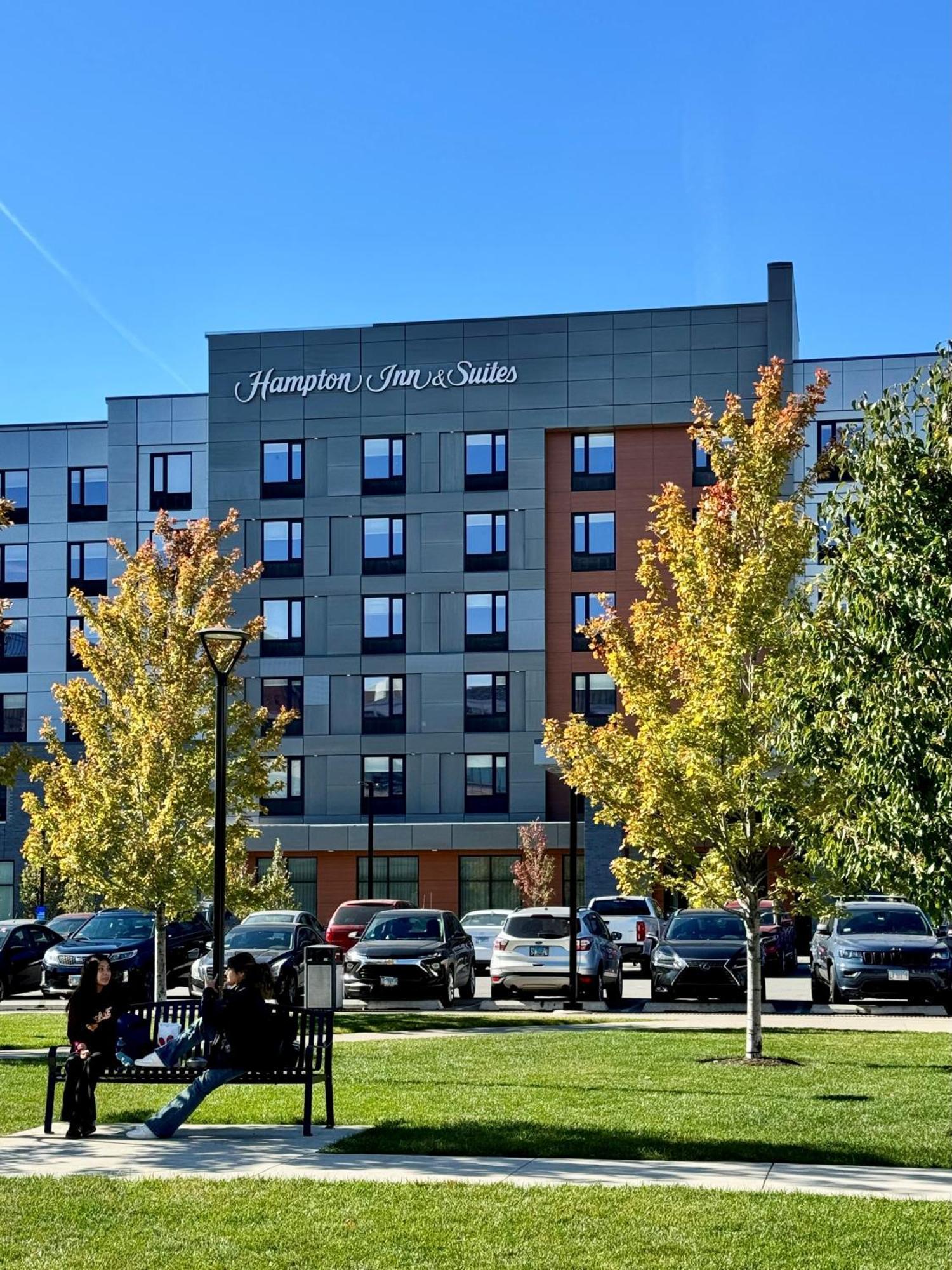 Hampton Inn & Suites Chicago Medical District Uic Екстериор снимка