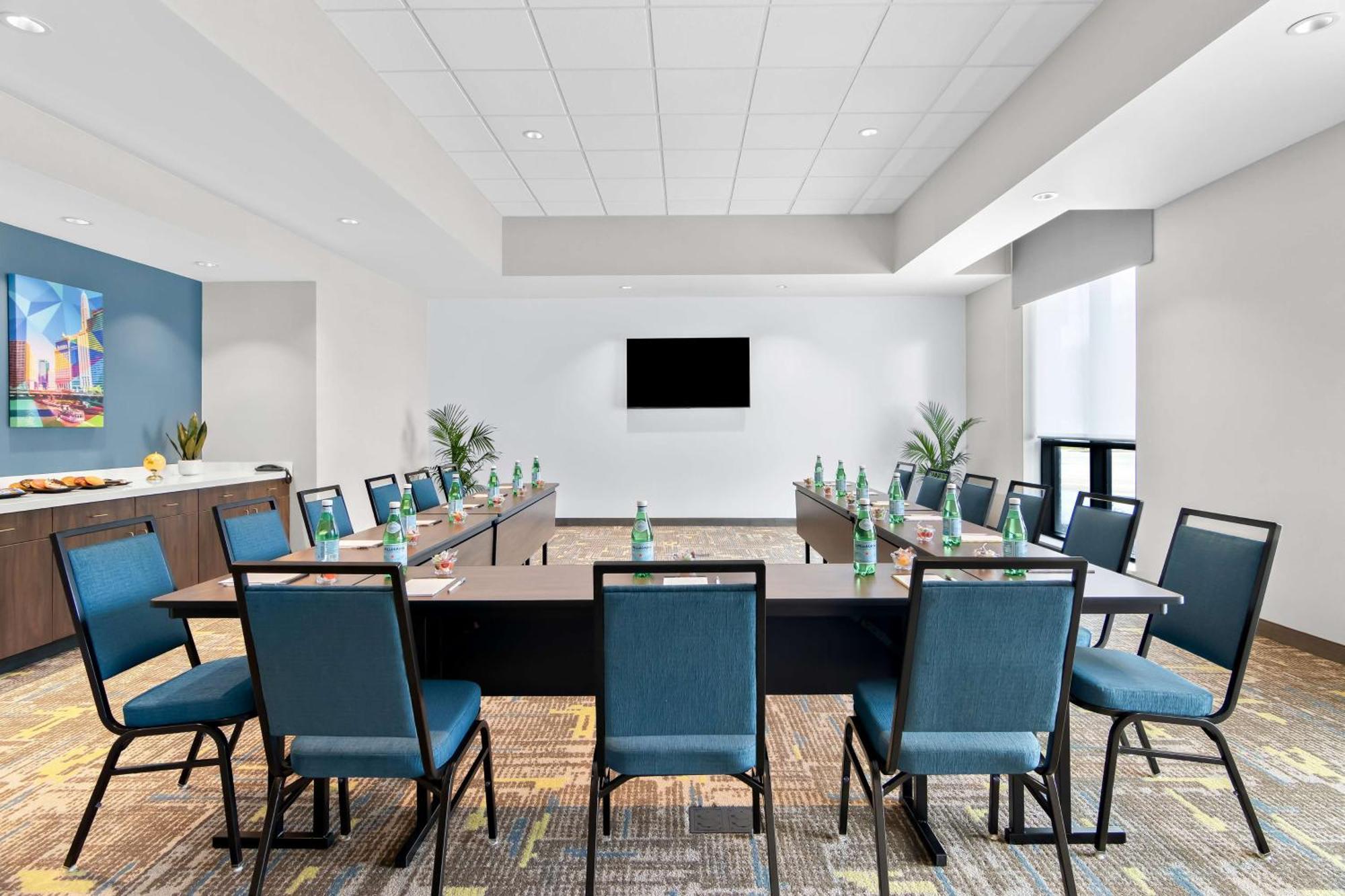 Hampton Inn & Suites Chicago Medical District Uic Екстериор снимка