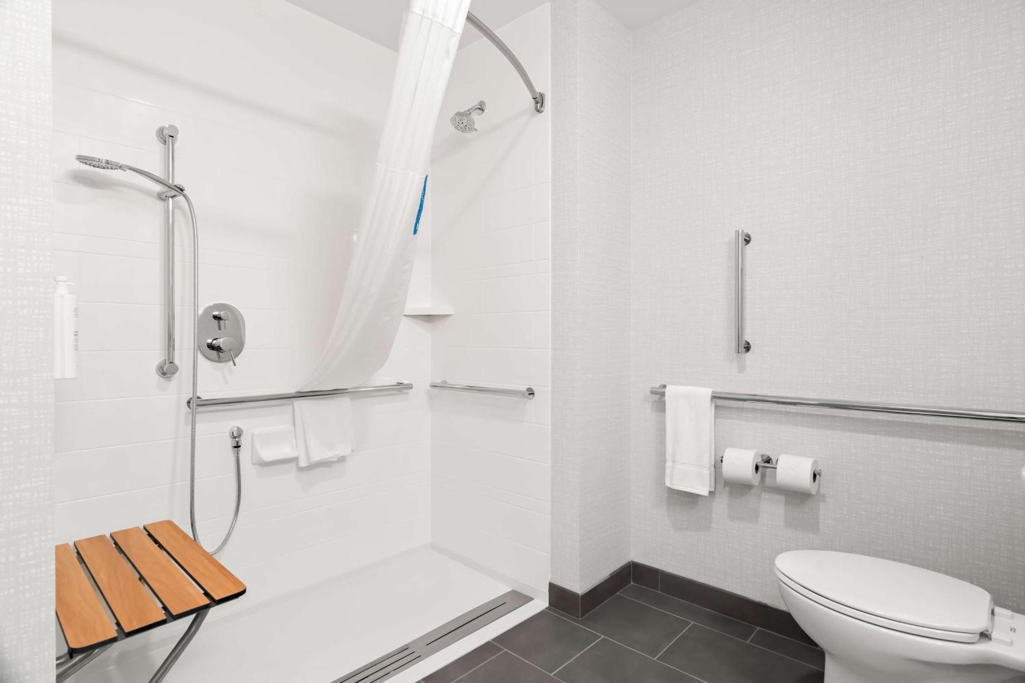 Hampton Inn & Suites Chicago Medical District Uic Екстериор снимка