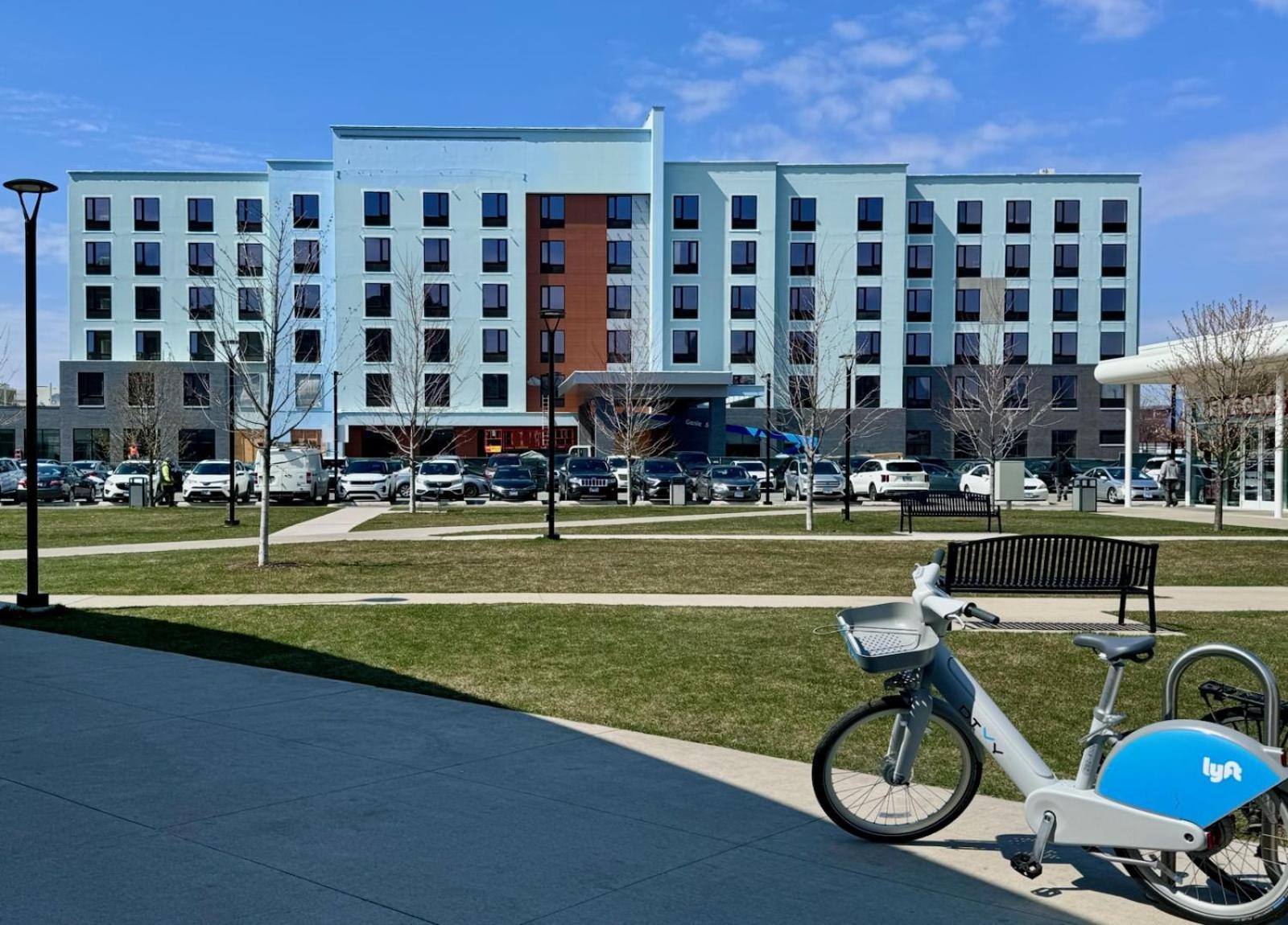 Hampton Inn & Suites Chicago Medical District Uic Екстериор снимка